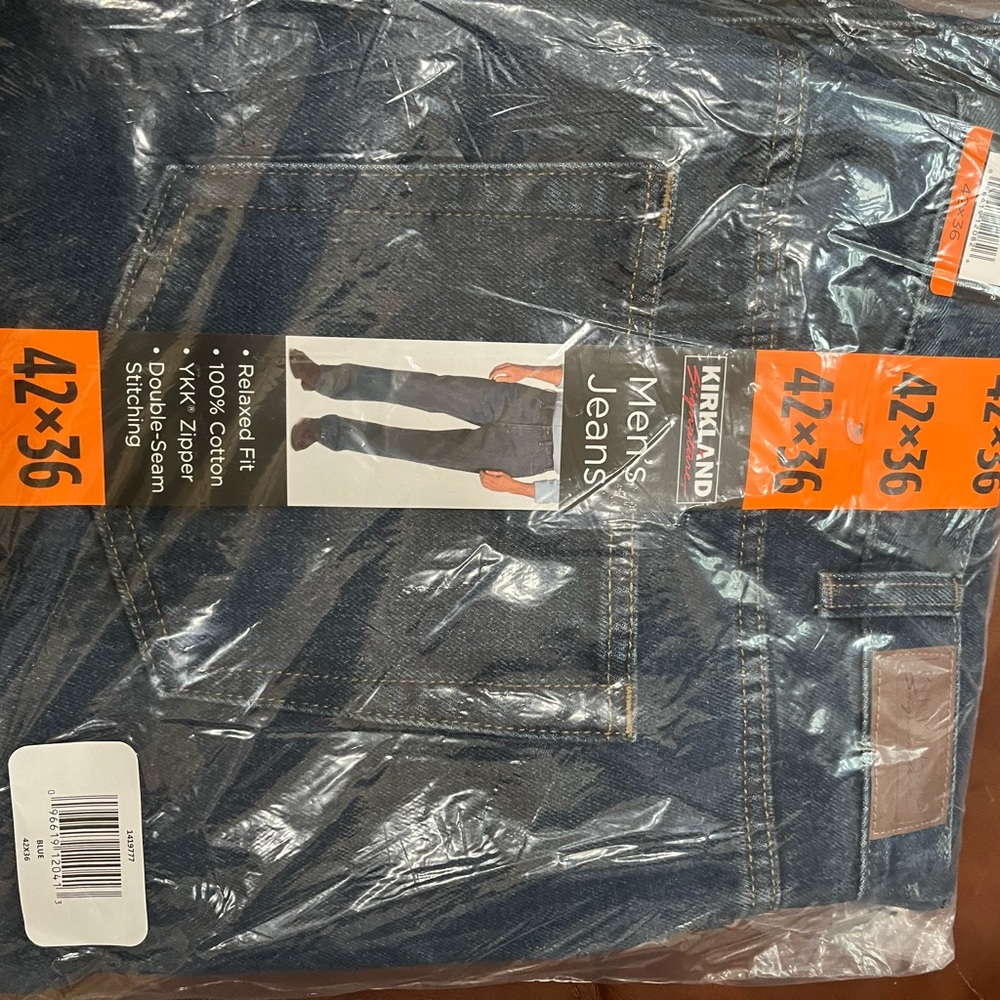 NWT Kirkland Signature Jeans 42x36 - Picture 8 of 9